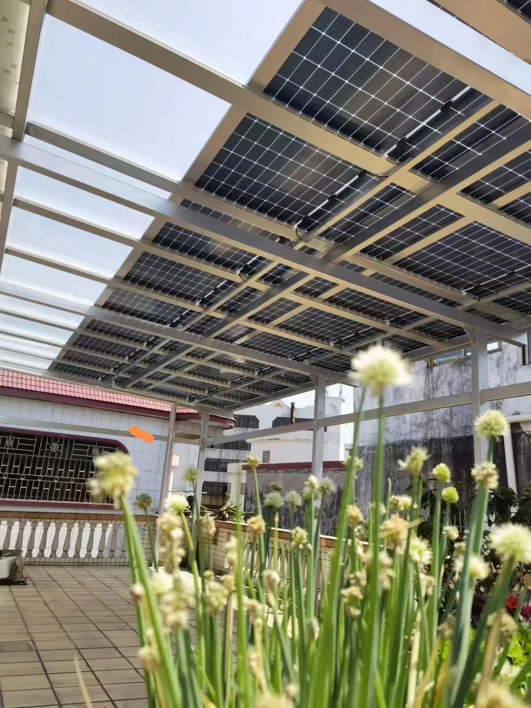 海东别墅家用屋顶太阳能发电系统安装